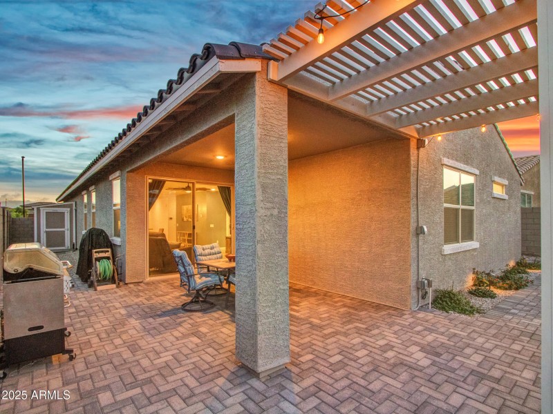 Twilight_02-Patio-(1)