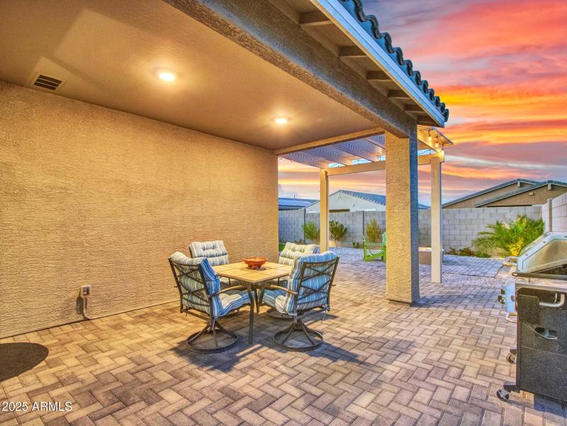 Twilight_02-Patio-(4)