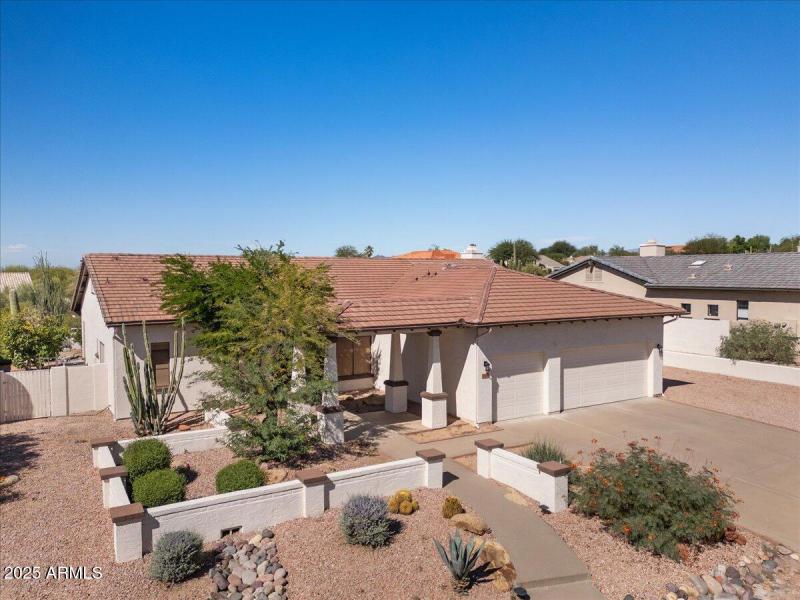 03-Aerial front of home