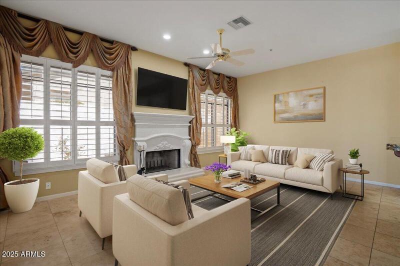 25-Family Room VS