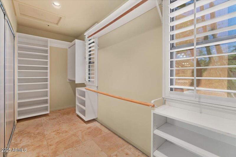 37-Primary closet