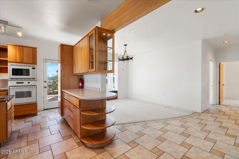 09-Kitchen & Formal Dining