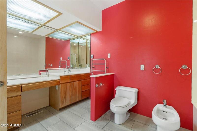 24-Primary Bathroom Vanity