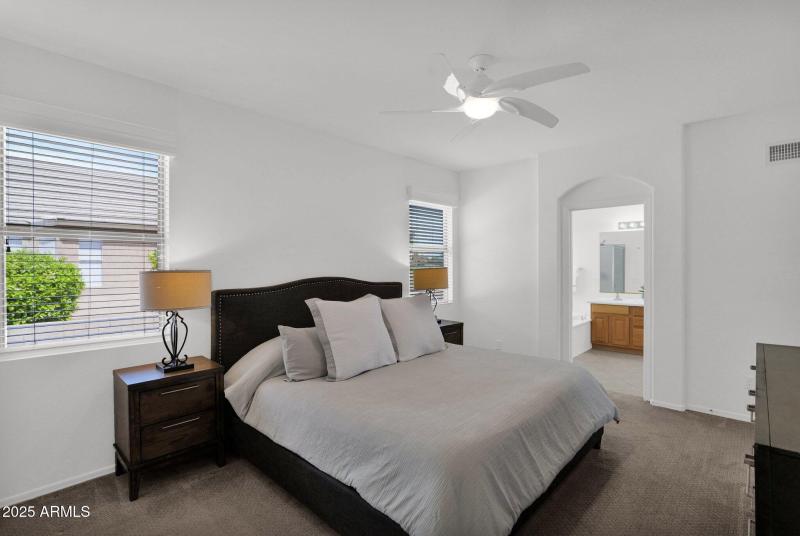 21-web-or-mls-P1154845