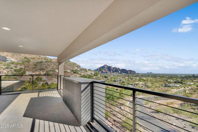 78-web-or-mls-North 39th-75