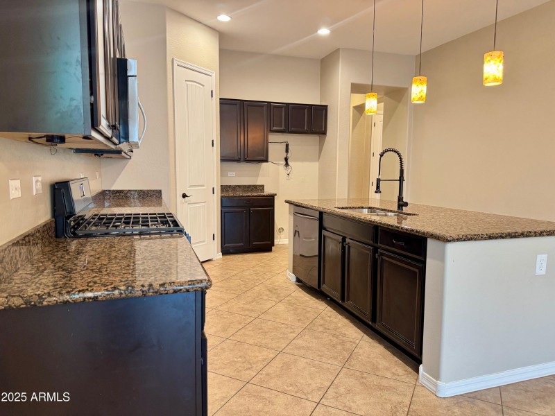 20841 w eastview9