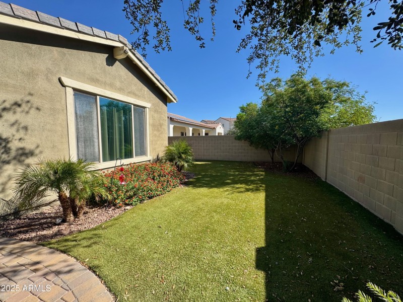 20841 w eastview23