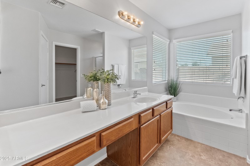 7570 W Nicolet Ave-13