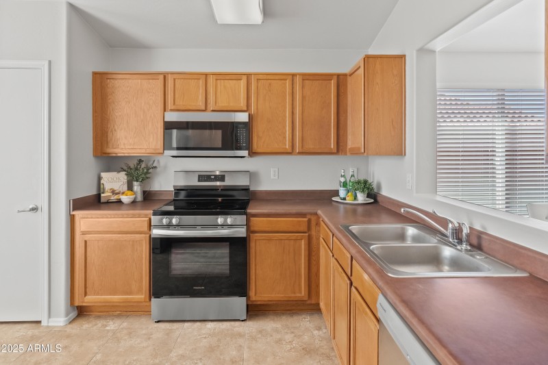 7570 W Nicolet Ave-27