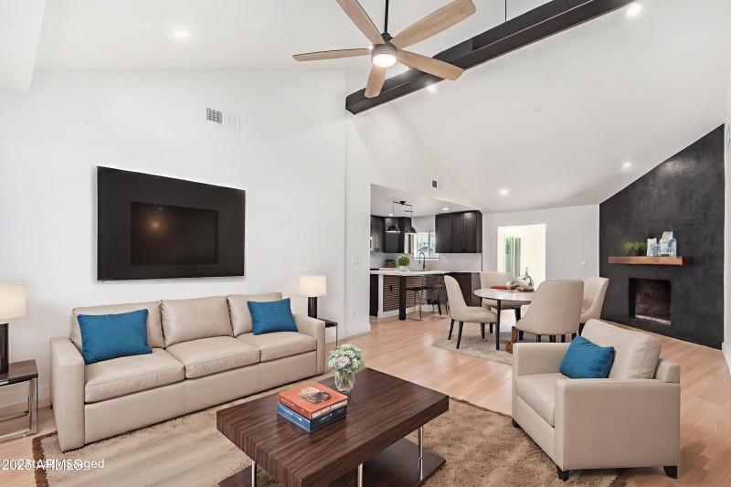 7-Jacinto - Living Room - Standard - 35