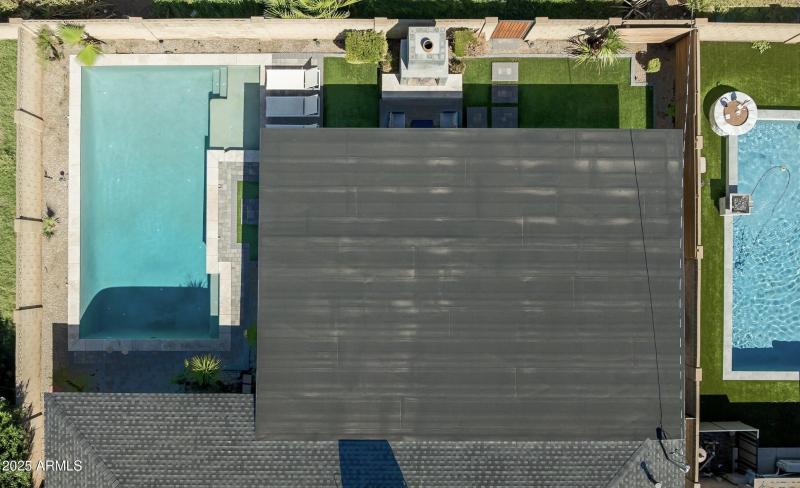 2126 W Cambridge Ave