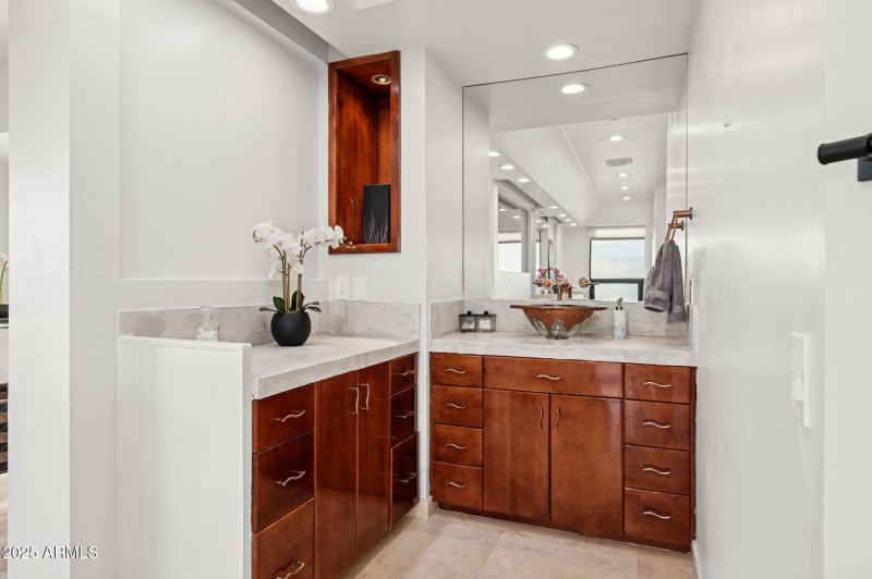 30-web-or-mls-41777-n-111th-pl