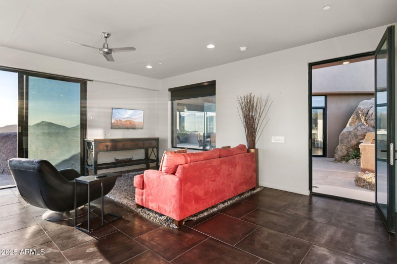 42-web-or-mls-41777-n-111th-pl