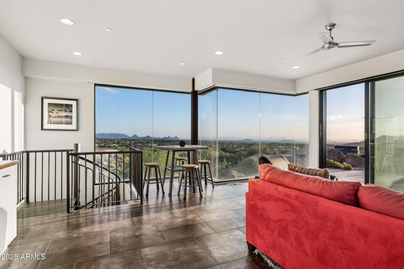 43-web-or-mls-41777-n-111th-pl