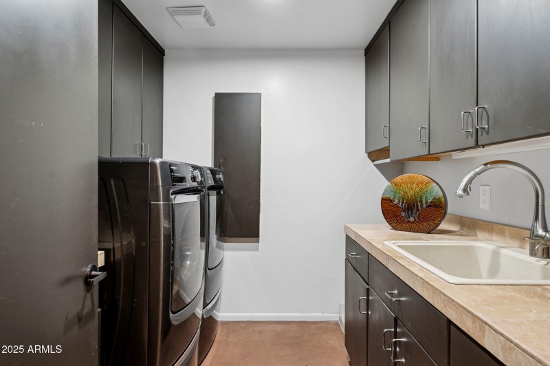 51-web-or-mls-41777-n-111th-pl