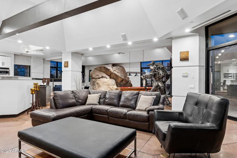 64-web-or-mls-41777-n-111th-pl