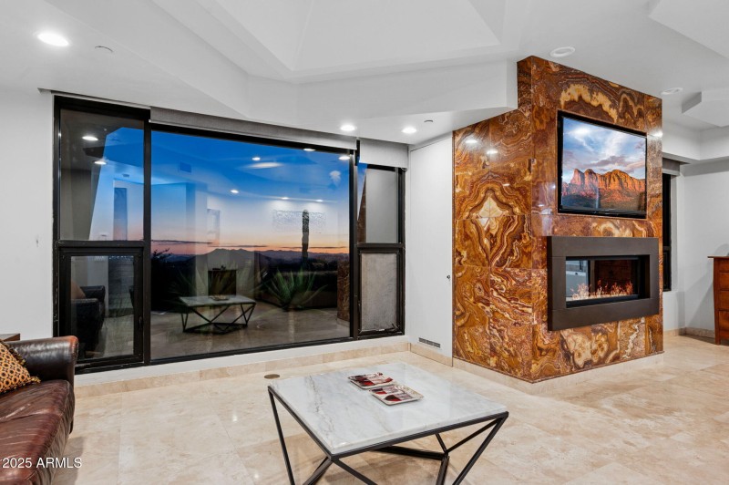 67-web-or-mls-41777-n-111th-pl