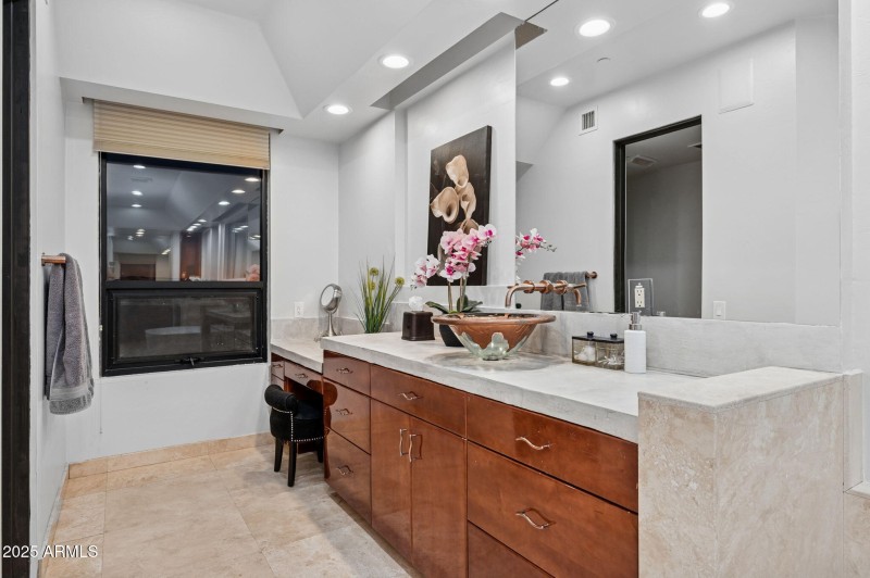 70-web-or-mls-41777-n-111th-pl