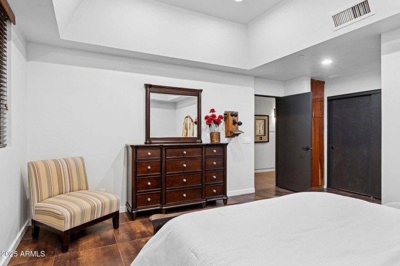 77-web-or-mls-41777-n-111th-pl