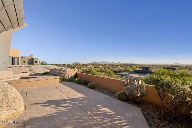 83-web-or-mls-41777-n-111th-pl