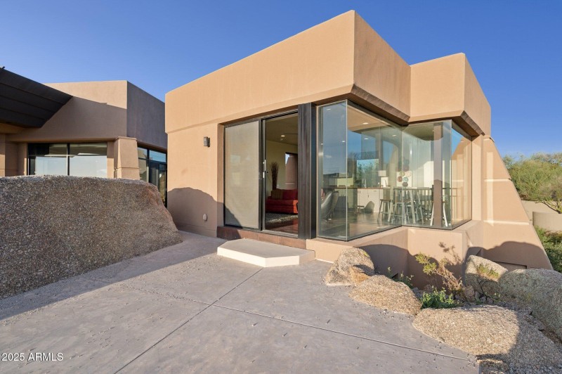 85-web-or-mls-41777-n-111th-pl