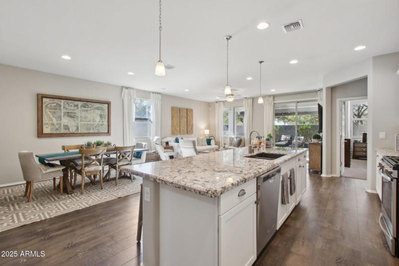 12-web-or-mls-S 24th Pl-012