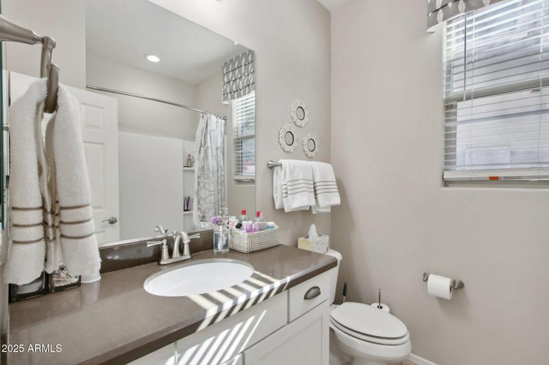 18-web-or-mls-S 24th Pl-018