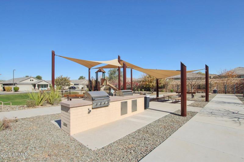 38-web-or-mls-S 24th Pl-038