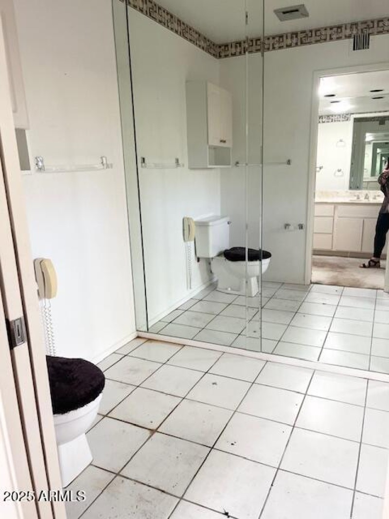 61ST ST MASTER BATH (3)