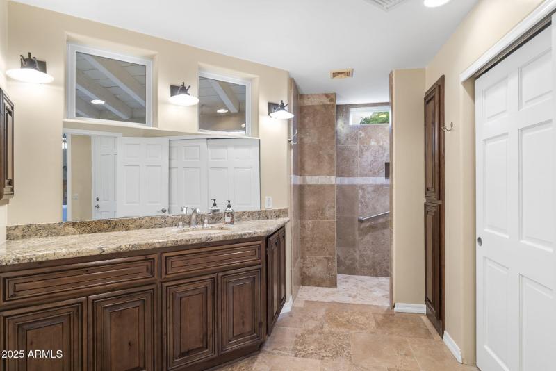 Ensuite Guesthouse Bath