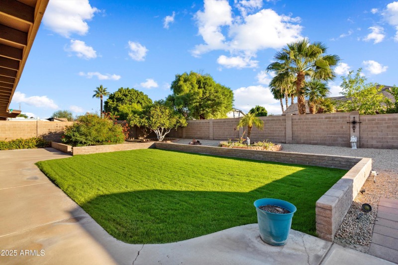 33-5951 W Campo Bello Dr