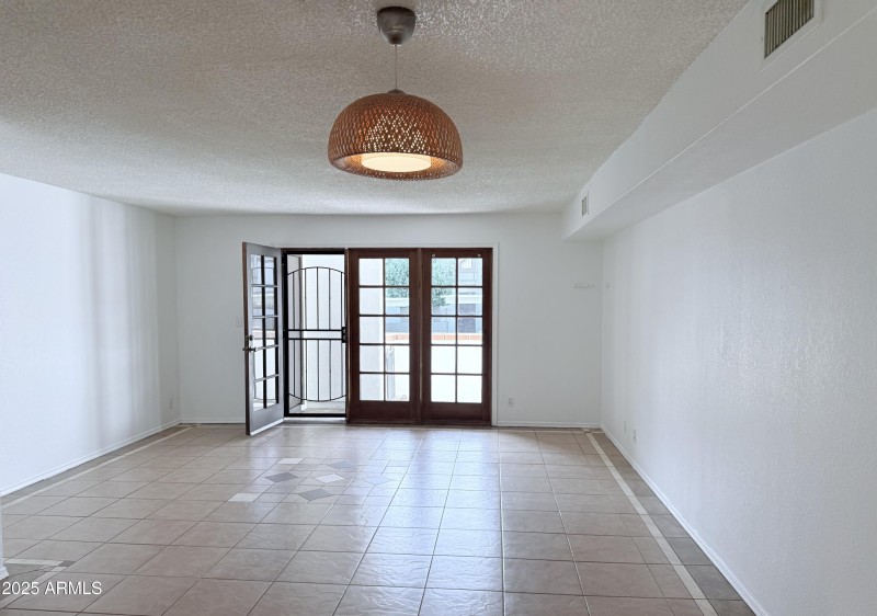 2025-10-22 14.01.26-1