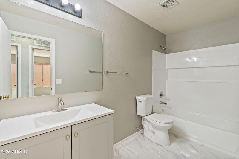 2922 W Dunbar Drive, Phoenix 85041