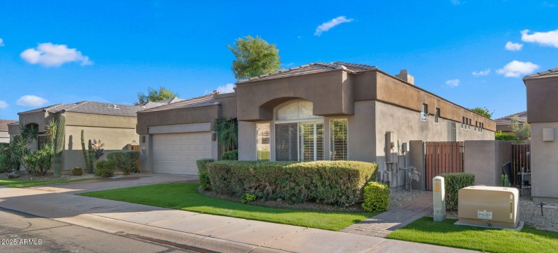 4-web-or-mls-Front yard1