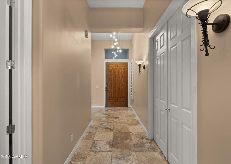 7-web-or-mls-Foyer