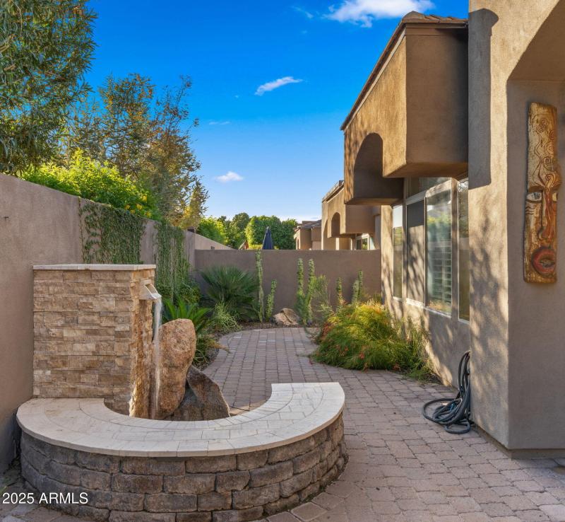 41-web-or-mls-Backyard4