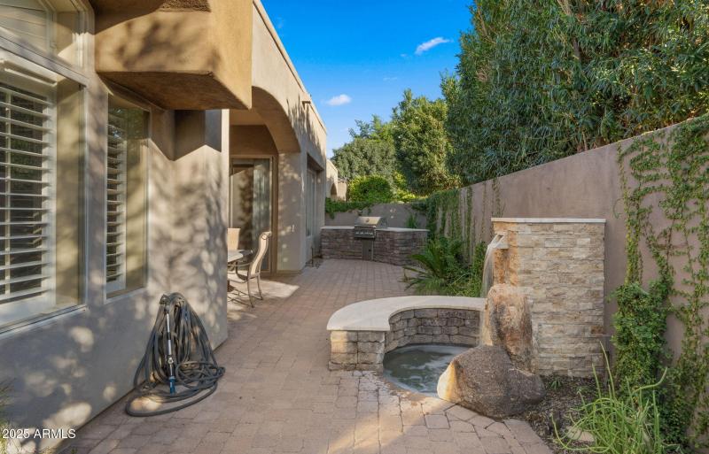 44-web-or-mls-Backyard5