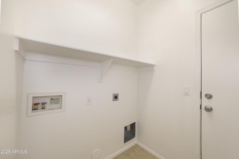 1006593.1802 S 118TH DR - Walk In Closet