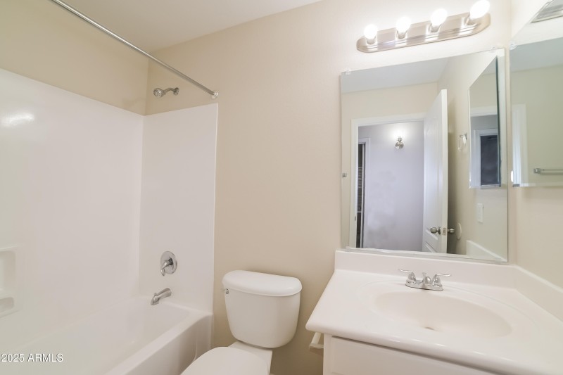 1012394.8410 S 49TH LN - Bathroom
