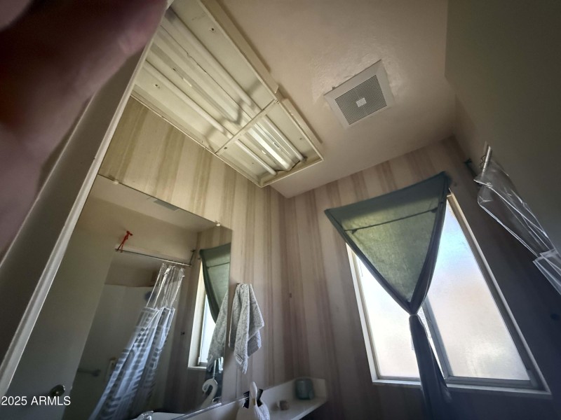 10907 main bath lightsF