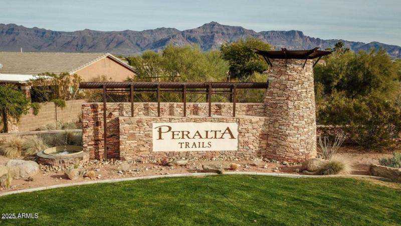 01 Peralta Trails Fountain