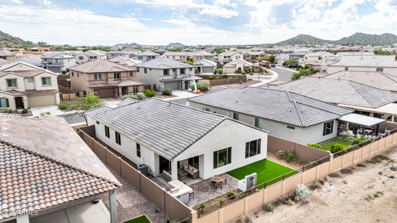 Backs up to Greenbelt