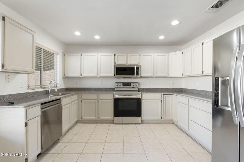 48-web-or-mls-DSC05257 copy (1)