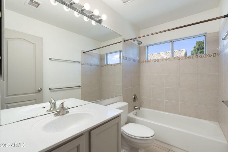 63-web-or-mls-DSC05302 copy