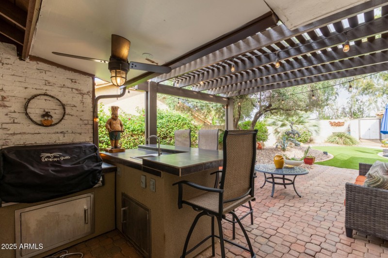 Built in BBQ/Kitchen