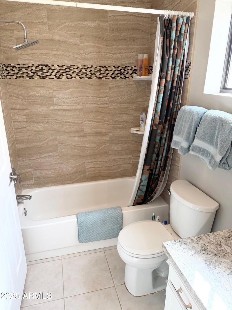 Guest Tiled Tub/Shower