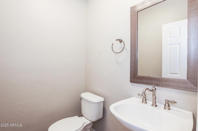 018-photo-bathroom-14878185
