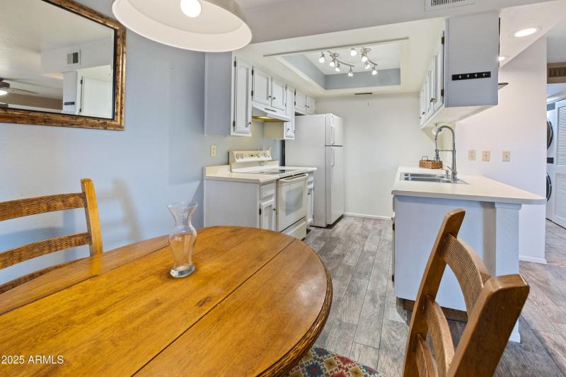 1761218645242_1761196466569ck1a8414