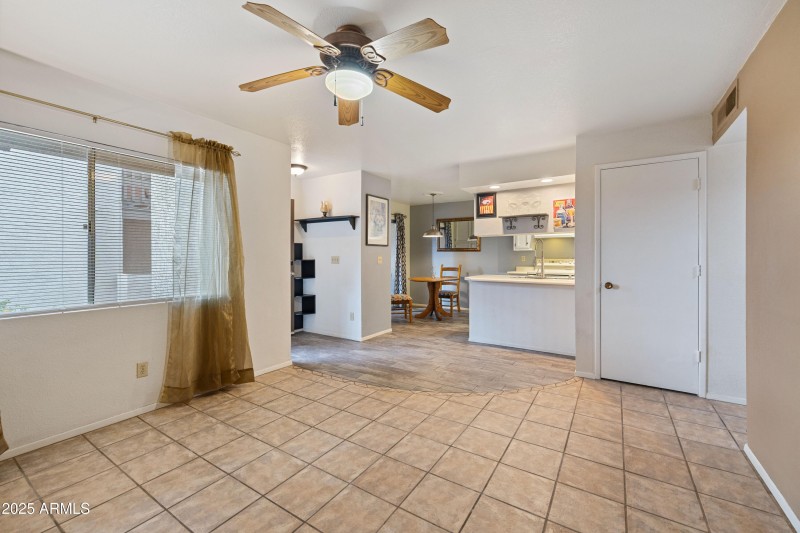 1761218651538_1761196603783ck1a8426