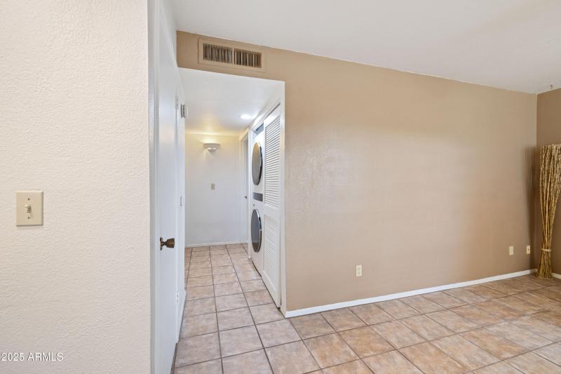 1761218660150_1761197110578ck1a8473